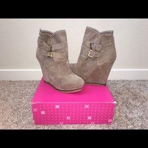 Shoedazzle Jain Wedge Ankle Boots